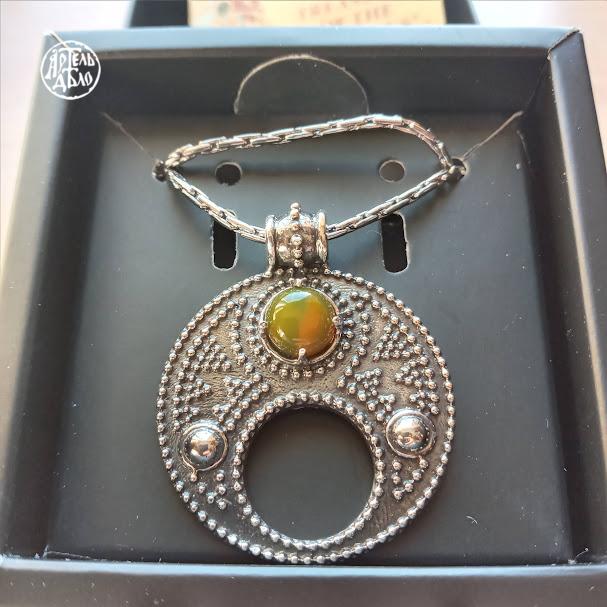 Підвіска-лунниця з кабошоном. Репліка - Зображення 4