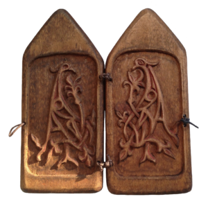 Цера-диптих з різьбленим орнаментом